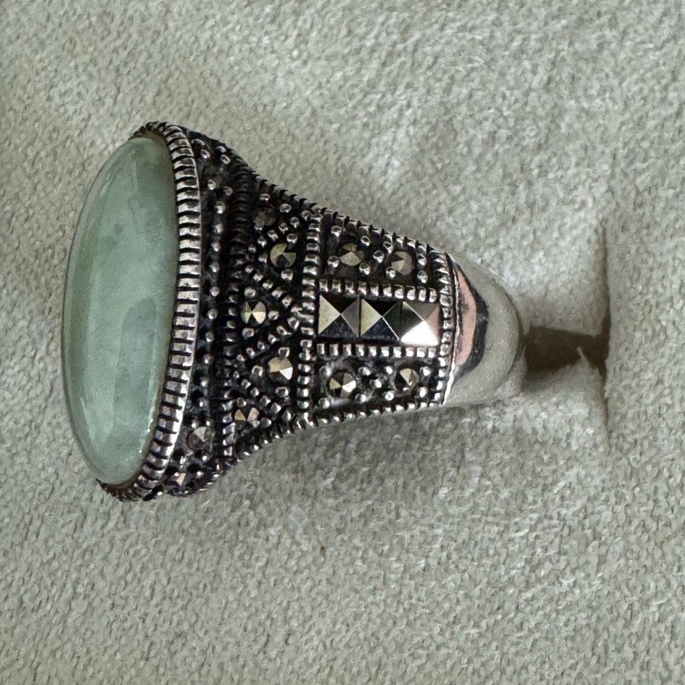 Jade and Marcasite Ring Sz 8 EC - Picture 2 of 4